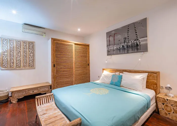Villa Lovely 4br Private Pool With Sundeck! 10mins Ride To *