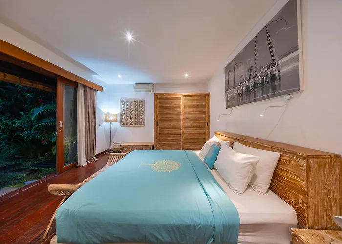Villa Lovely 4br Private Pool With Sundeck! 10mins Ride To
