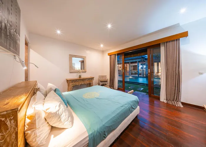 Lovely 4br Private Pool With Sundeck! 10mins Ride To * Canggu