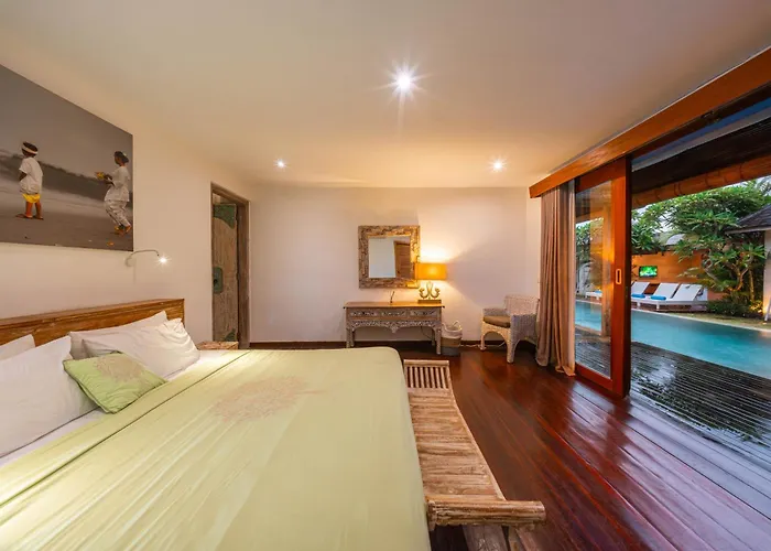 Lovely 4br Private Pool With Sundeck! 10mins Ride To Villa Canggu