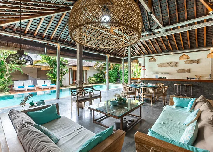 Lovely 4br Private Pool With Sundeck! 10mins Ride To Villa *