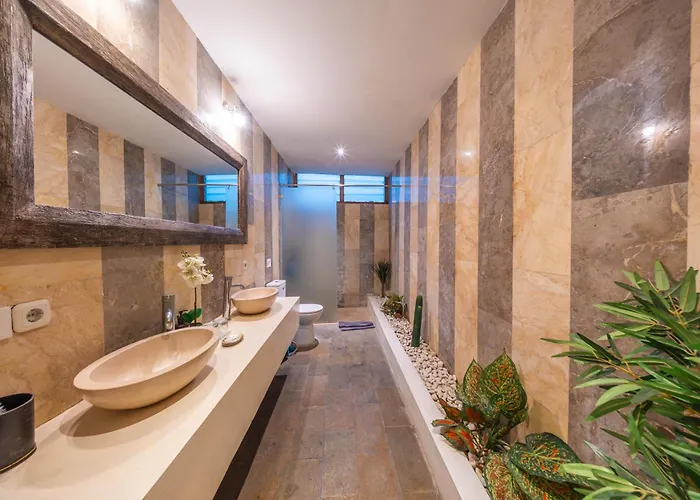 Lovely 4br Private Pool With Sundeck! 10mins Ride To Villa