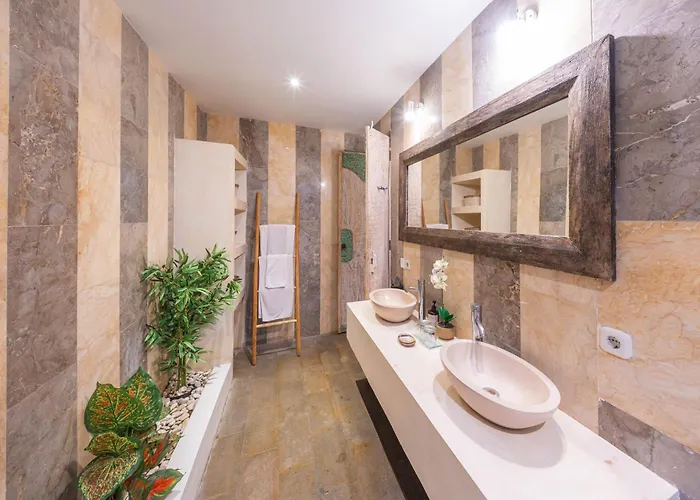Lovely 4br Private Pool With Sundeck! 10mins Ride To Villa