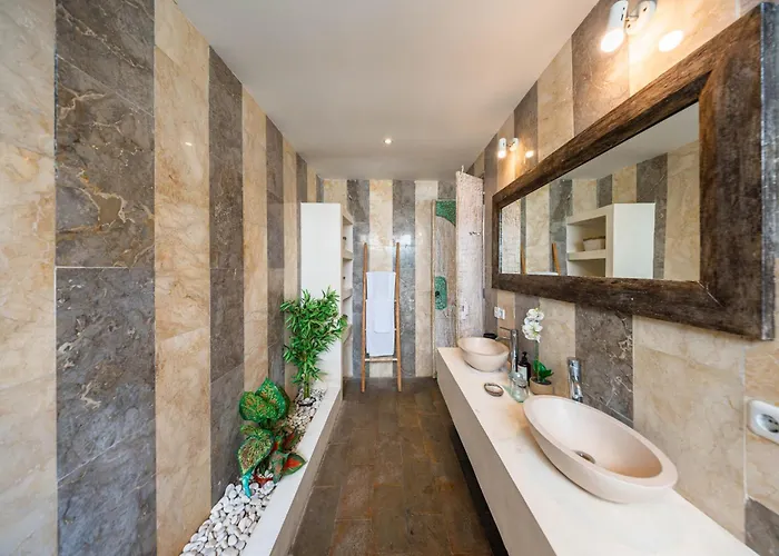 Lovely 4br Private Pool With Sundeck! 10mins Ride To *
