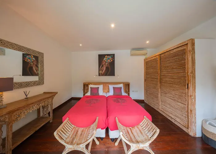 Lovely 4br Private Pool With Sundeck! 10mins Ride To *