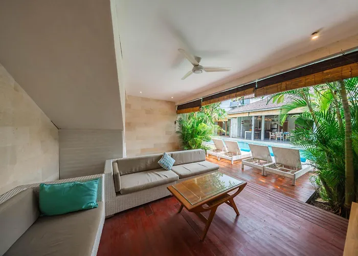 Villa Lovely 4br Private Pool With Sundeck! 10mins Ride To *