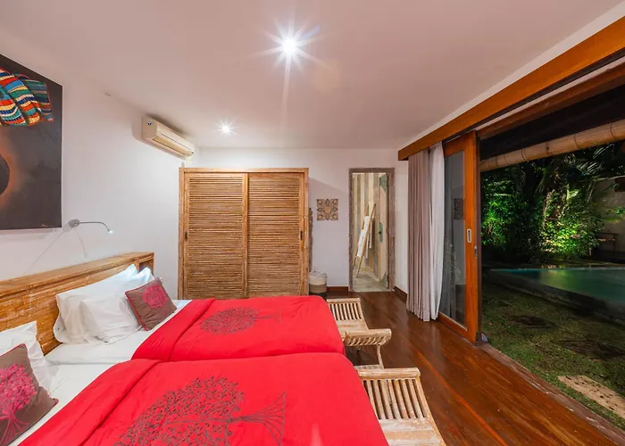 Lovely 4br Private Pool With Sundeck! 10mins Ride To * Canggu