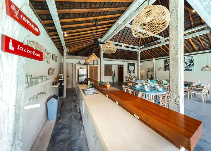 Lovely 4br Private Pool With Sundeck! 10mins Ride To