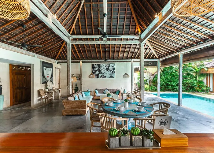 Lovely 4br Private Pool With Sundeck! 10mins Ride To *