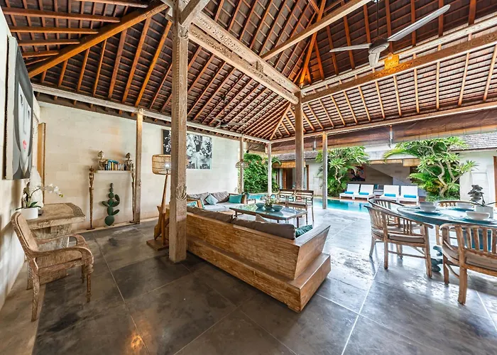 Lovely 4br Private Pool With Sundeck! 10mins Ride To