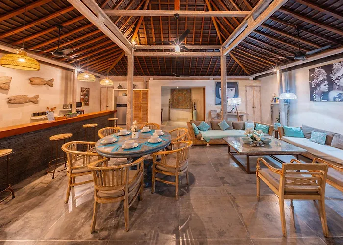 Lovely 4br Private Pool With Sundeck! 10mins Ride To Villa Canggu