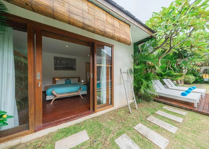 Villa Lovely 4br Private Pool With Sundeck! 10mins Ride To *