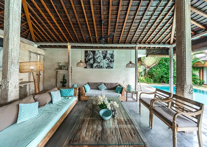 Lovely 4br Private Pool With Sundeck! 10mins Ride To *