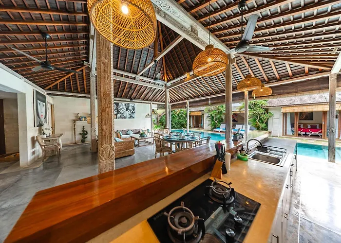 Lovely 4br Private Pool With Sundeck! 10mins Ride To